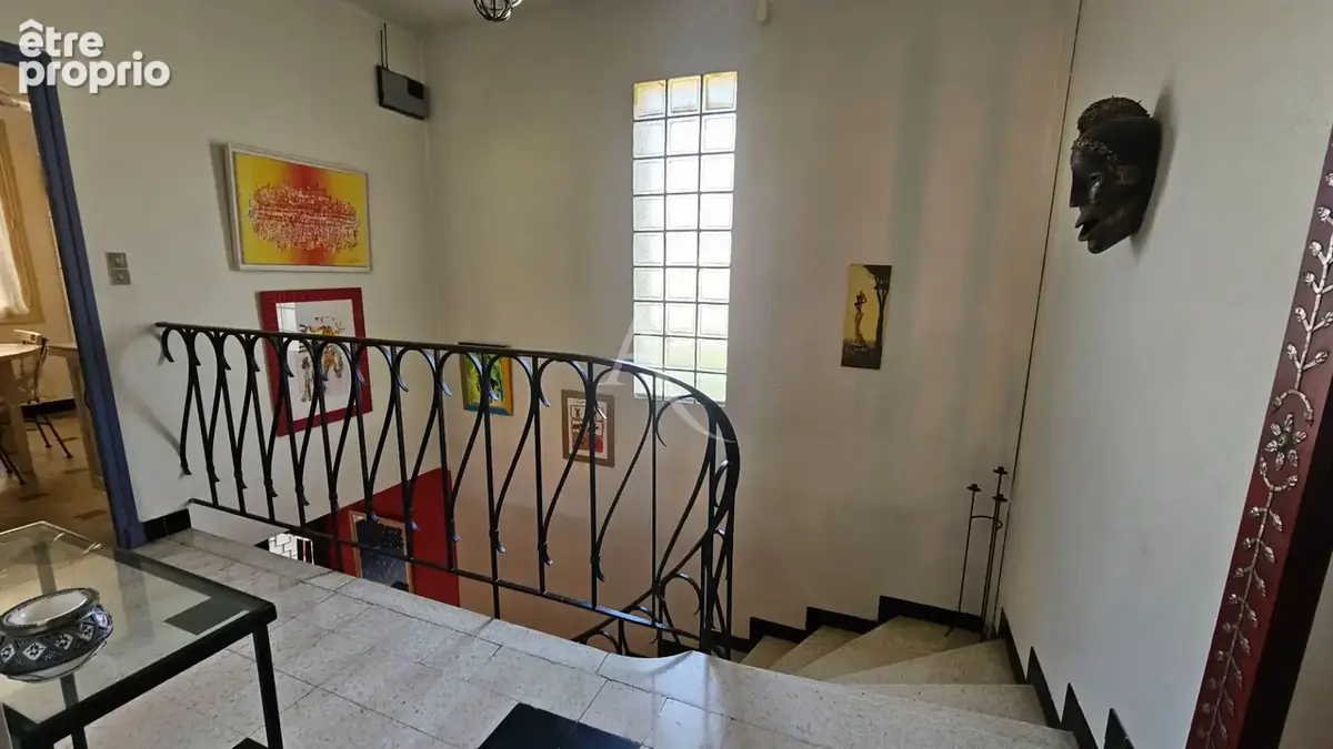 Maison Nimes 8 pièce(s) 211 m2 - photo 8