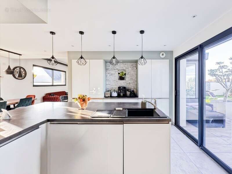 Maison à LES PONTS-DE-CE