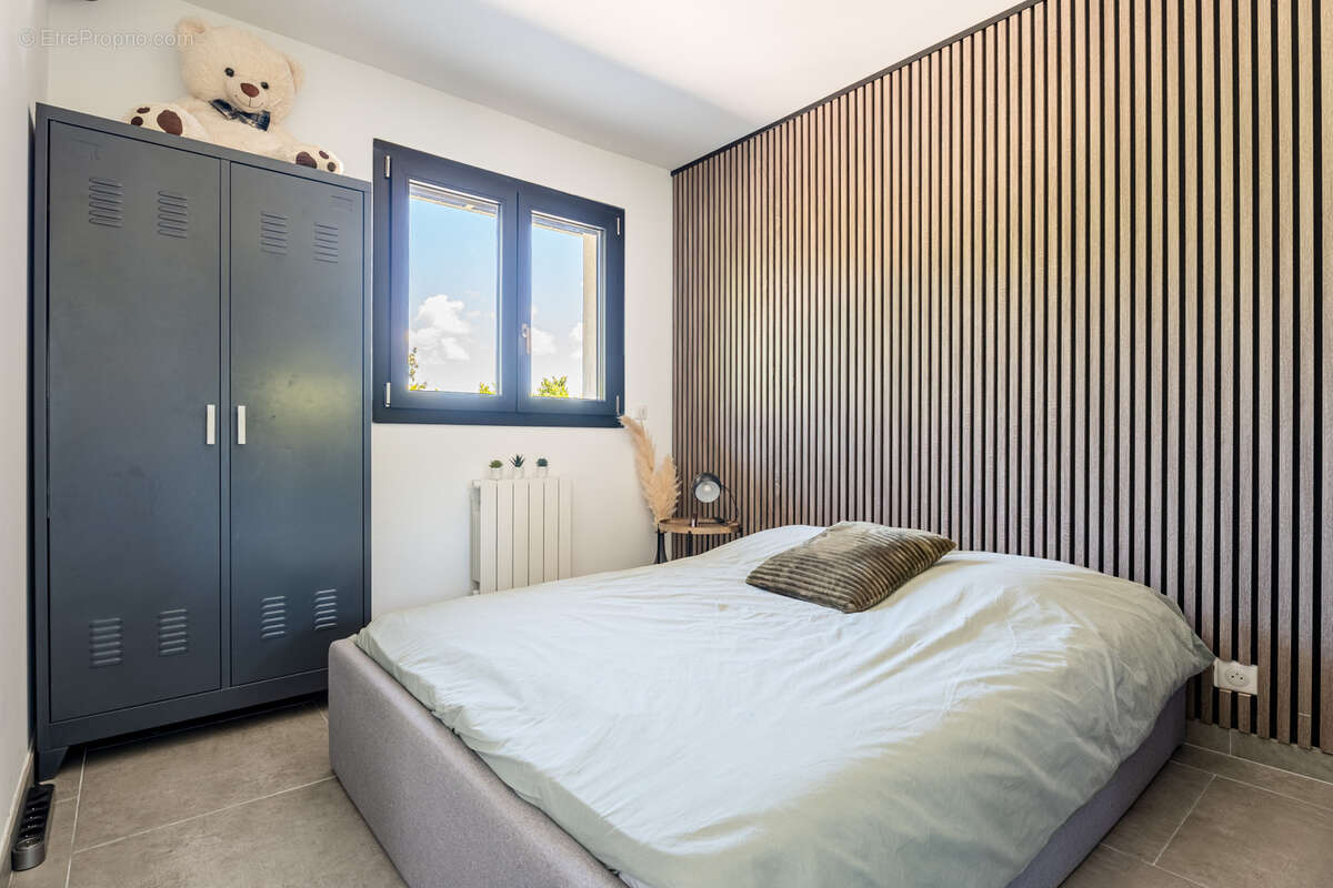 Appartement à PEYNIER