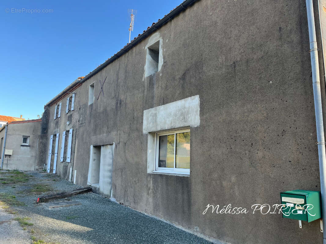 Maison à LES HERBIERS