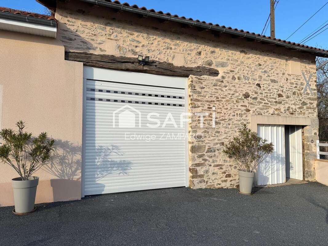 Maison 132 m² à Saint-Bazile  - photo 2