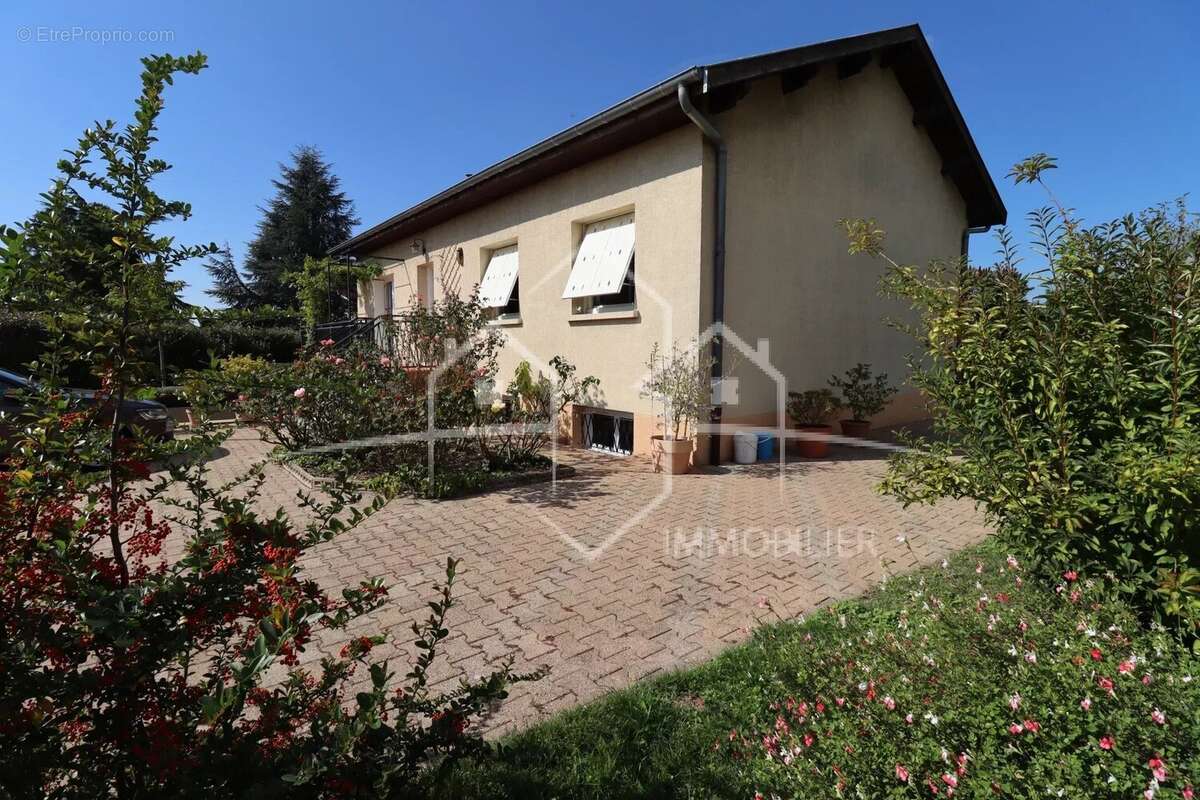 Maison à BEAUREPAIRE