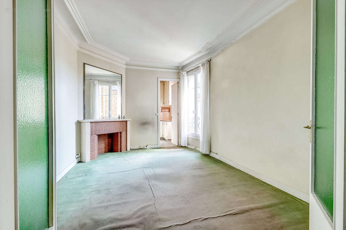 Appartement à PARIS-17E