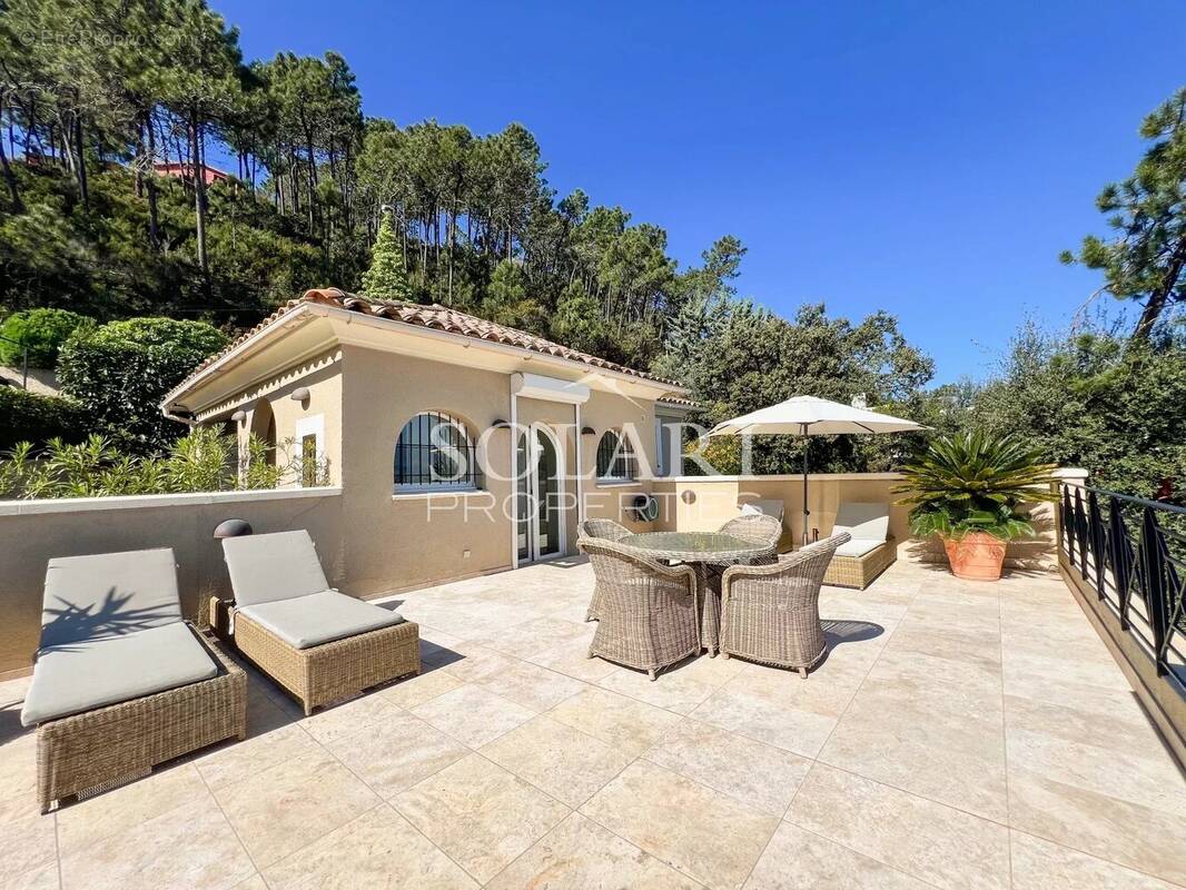 Maison à THEOULE-SUR-MER