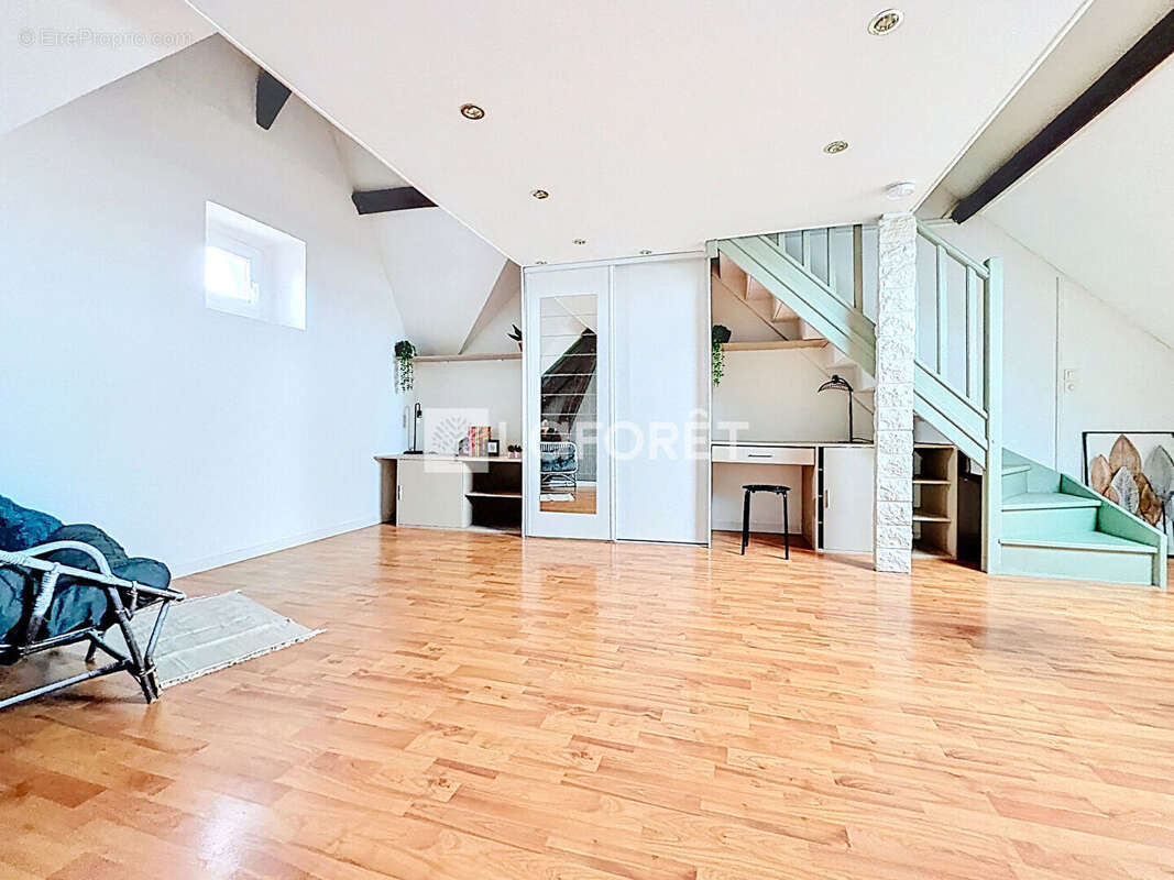 Appartement à MAINVILLIERS