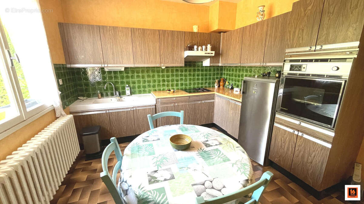 Maison 122 m² à Thiers  - photo 2
