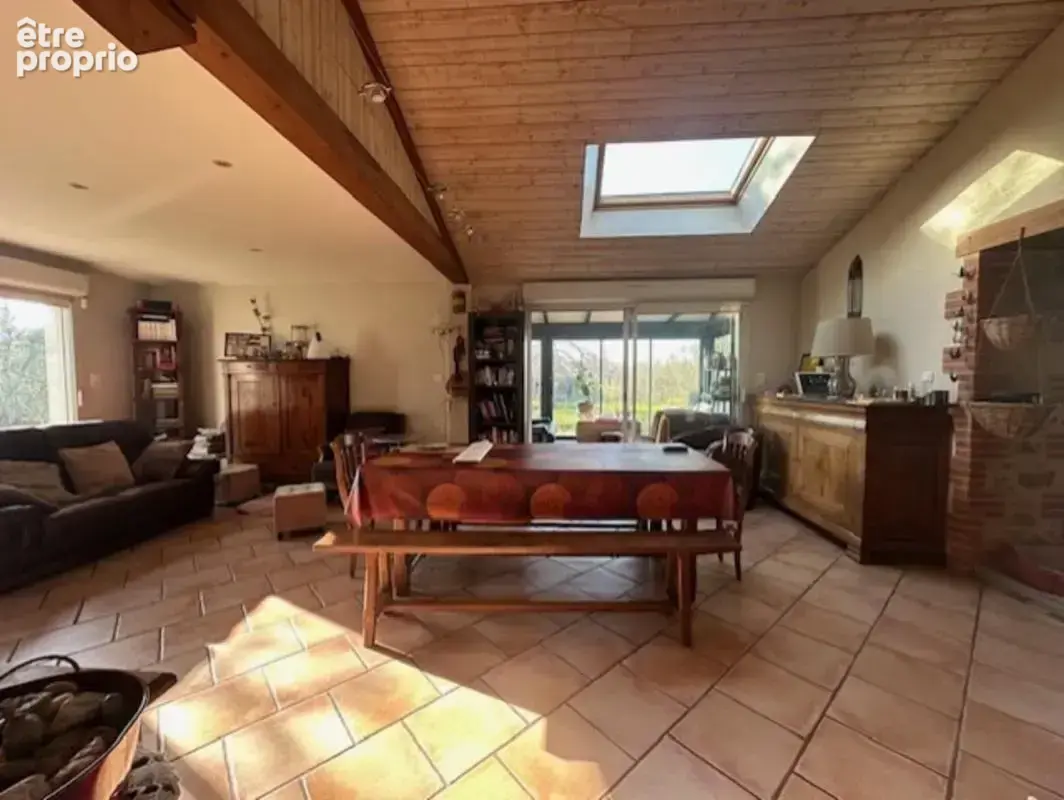 AUBIGNY-LES CLOUZEAUX, Longère 156 m², dépendance, 3569 m² terrain - photo 4