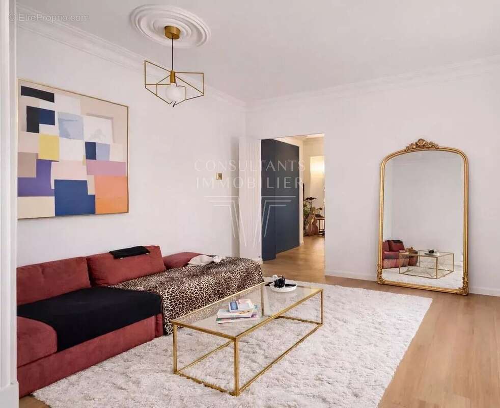 Appartement à PARIS-16E