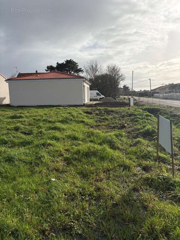 Terrain à LA PLAINE-SUR-MER