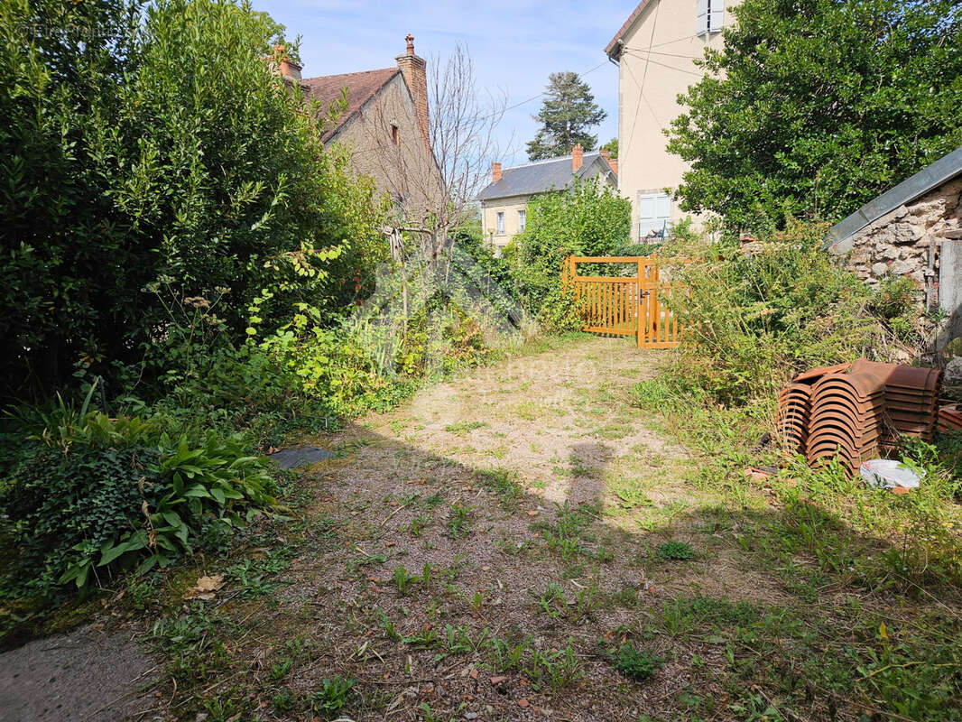 Maison à CHAVROCHES