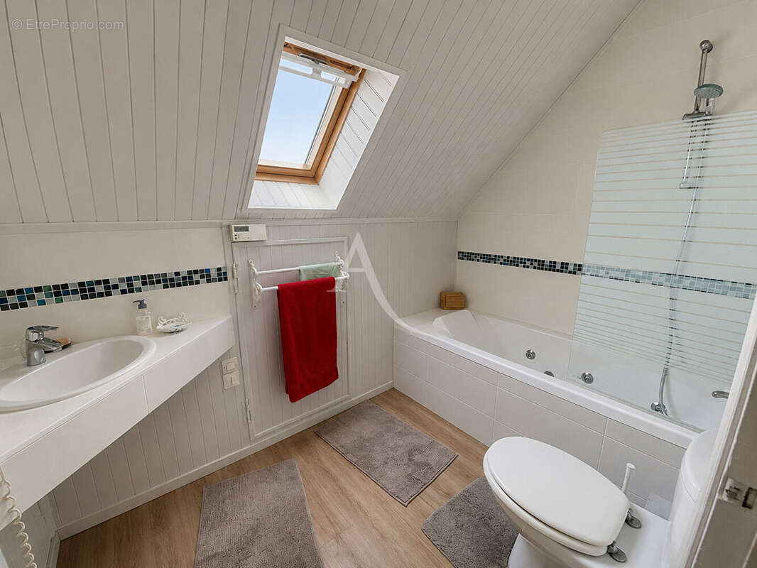 Maison familiale 4 chambres Checy 137 m2 - photo 9