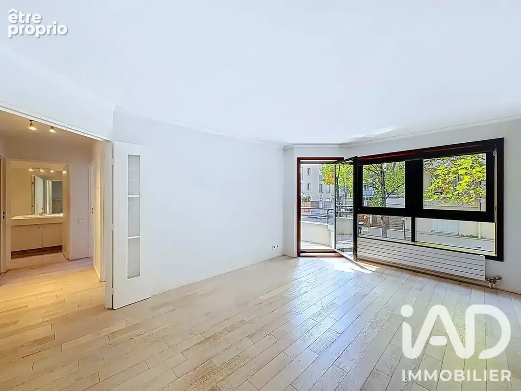 Photo 1 - Appartement à SURESNES