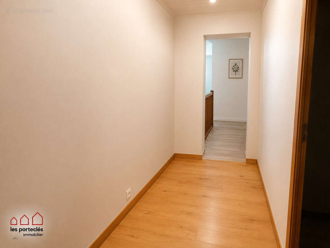 Maison 7 pièces 135 m² à vendre à Entre-Deux-Guiers (38380) - photo 11