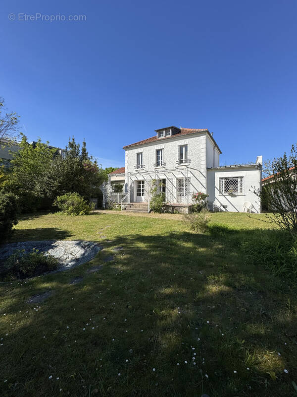 Maison à SAINT-MAUR-DES-FOSSES