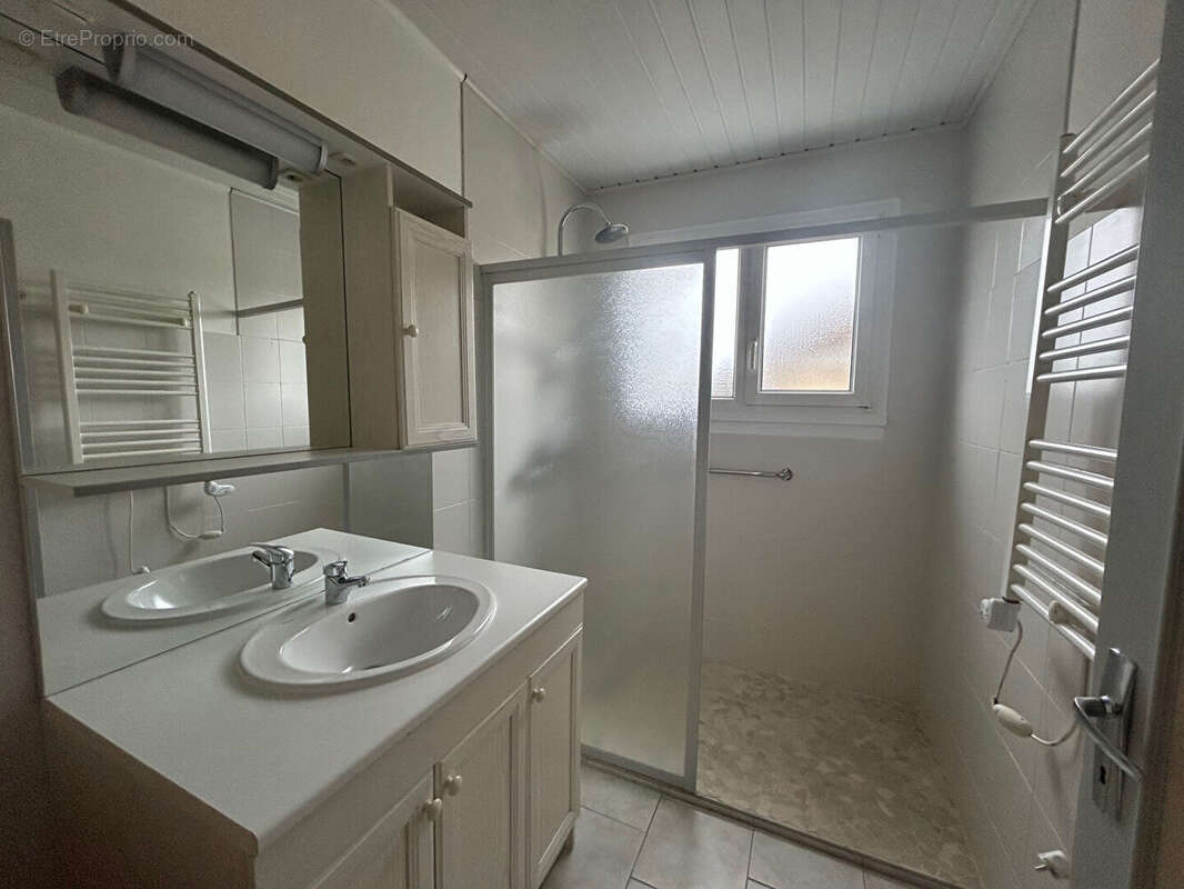 Maison à BOURG-ACHARD