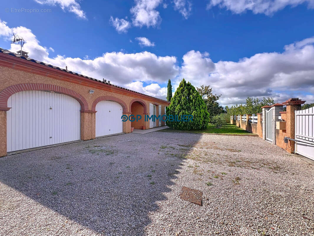 Maison à SAINT-SULPICE