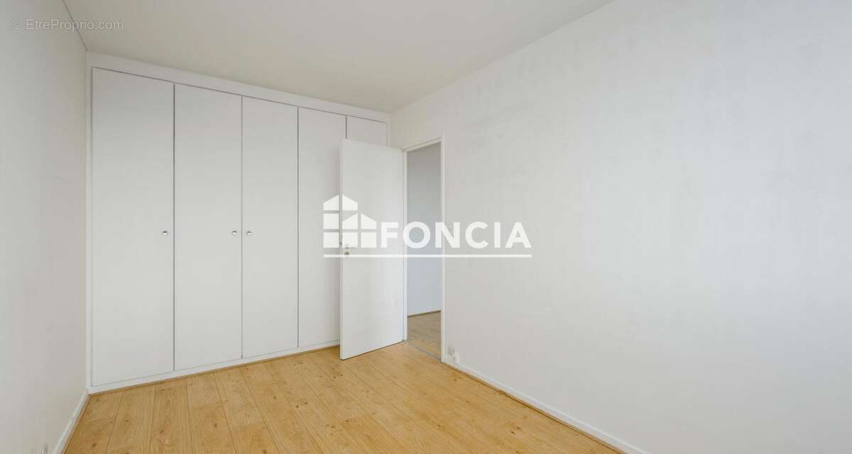 Porte de choisy - 2 pieces (43 m2) vue degagee - cave et parking - photo 8