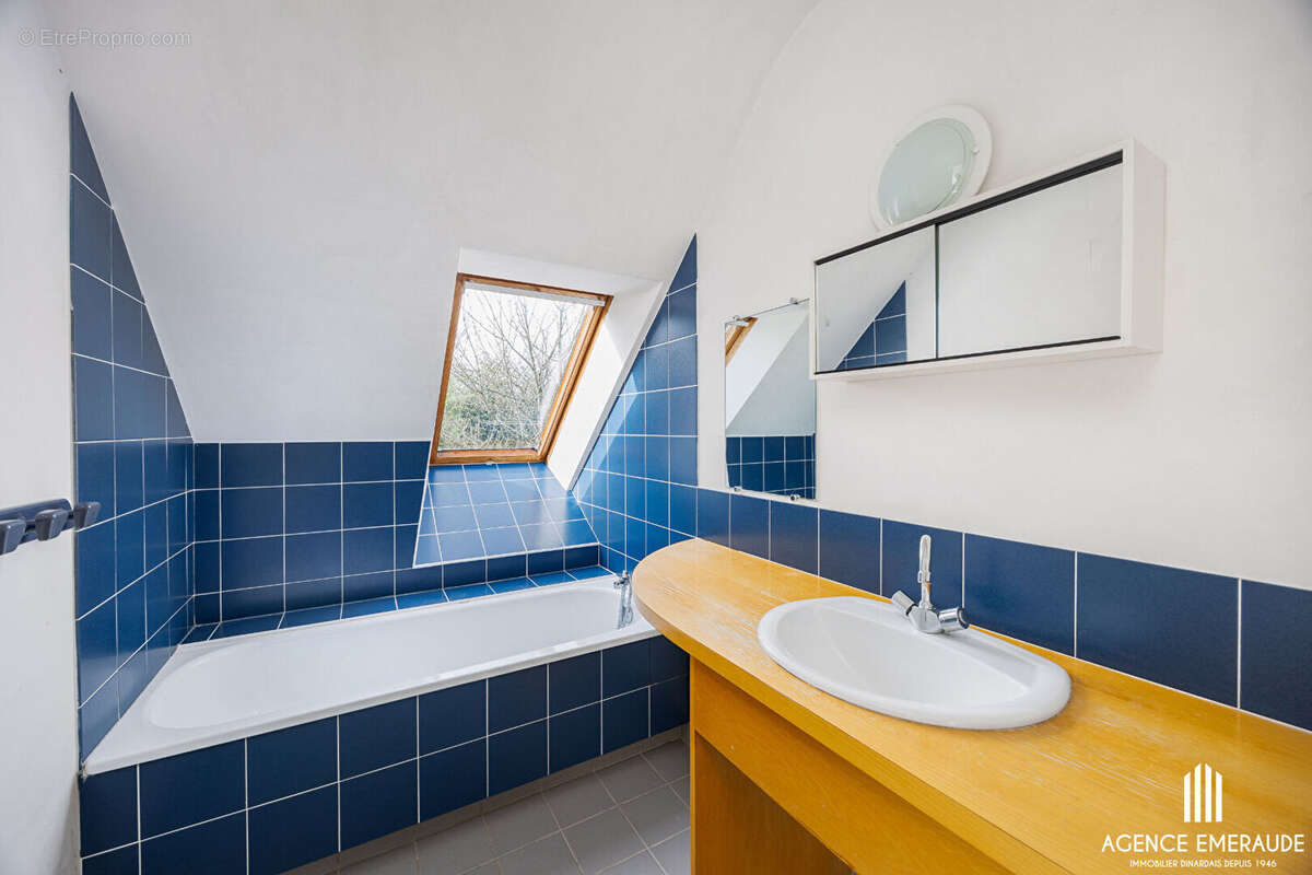 Maison à PLOUER-SUR-RANCE