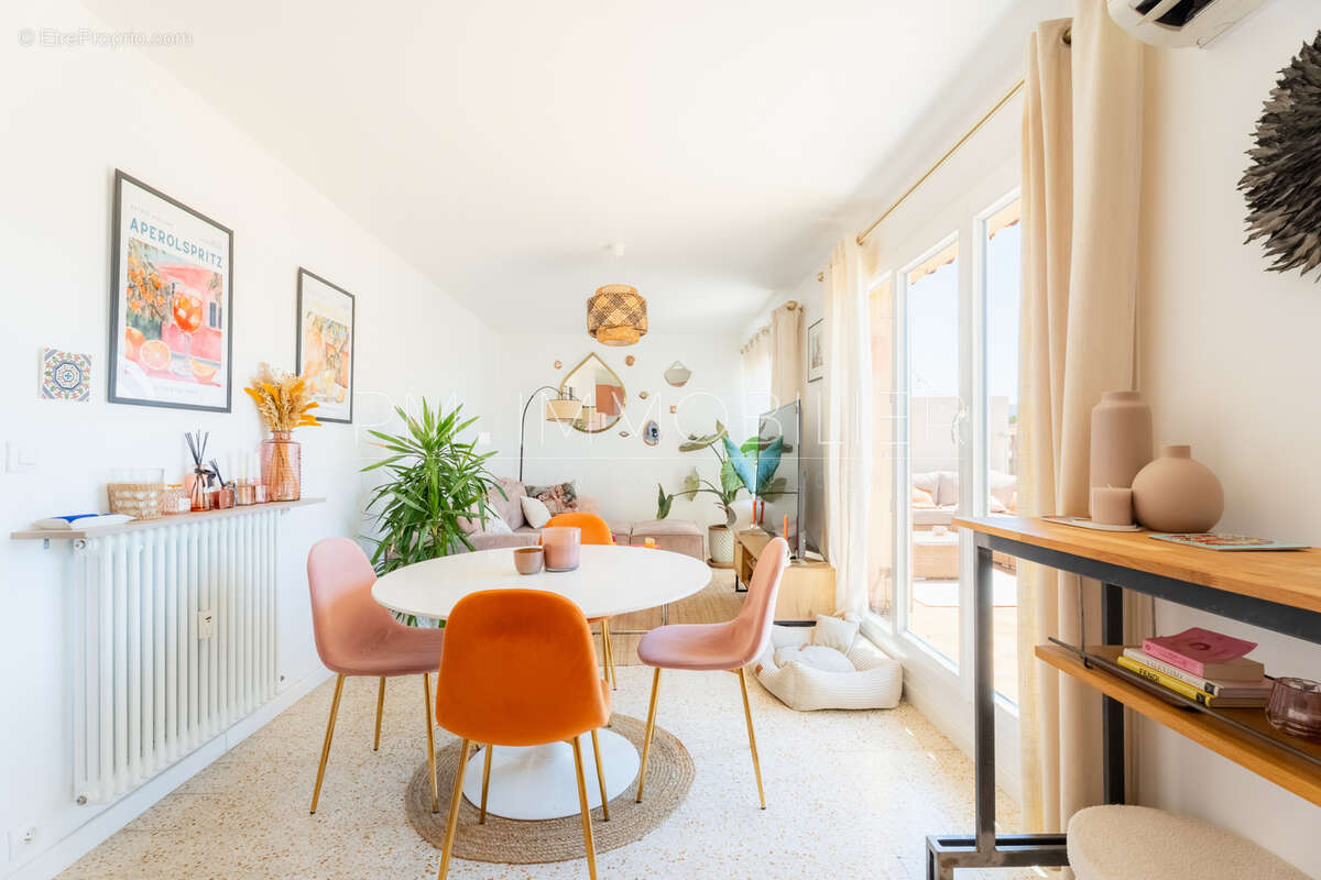 Appartement 74 m² à Marseille-4e  - photo 4