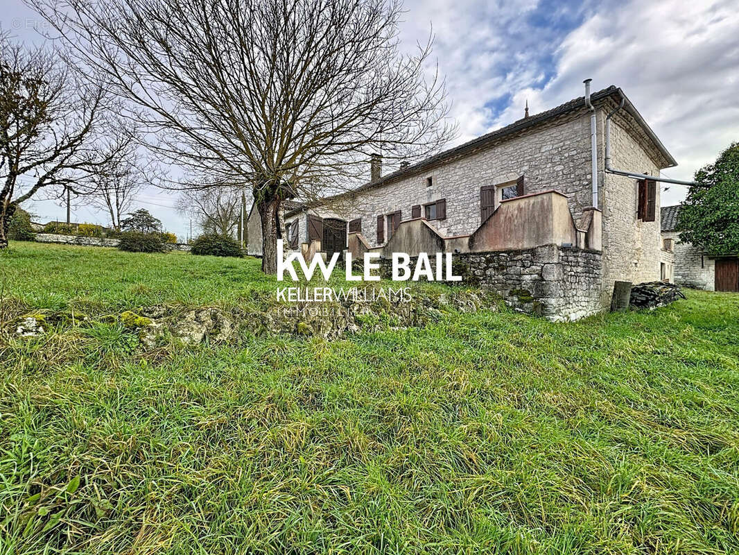 Maison 135 m² à Montaigu-De-Quercy  - photo 3