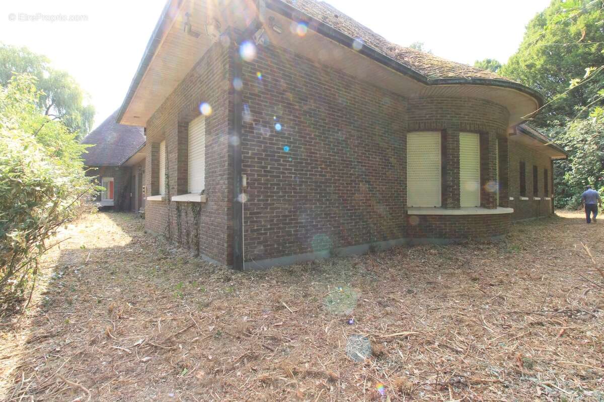 Propriété d'architecte de 316 m² sur un terrain de 14000 m² - photo 30