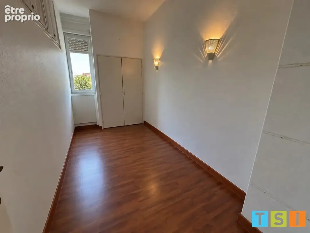 Appartement T4 de 112 m² avec ascenseur, à proximité du centre-ville - photo 5