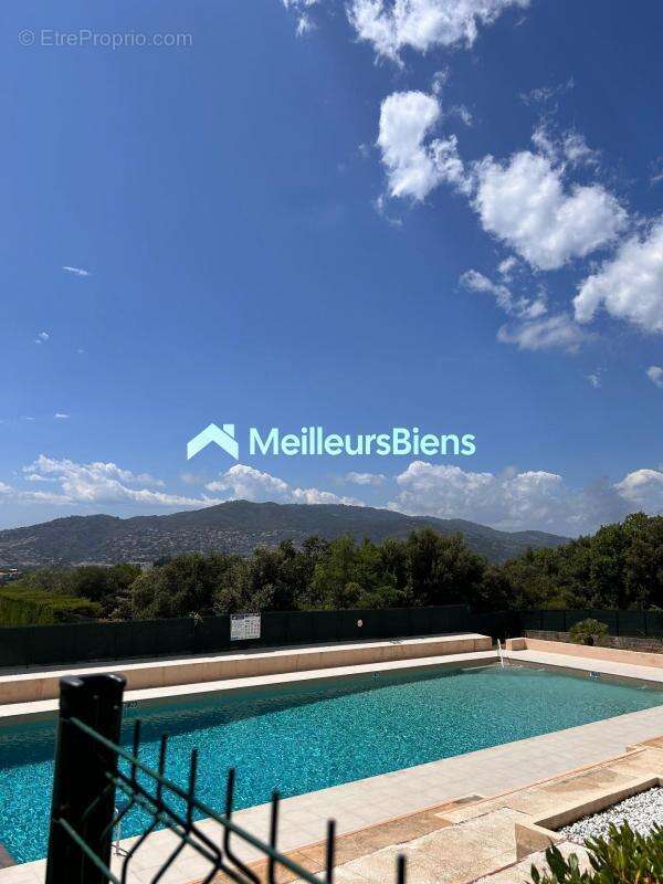 Appartement à LE CANNET