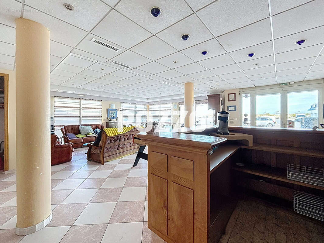 Commerce à GOUVILLE-SUR-MER