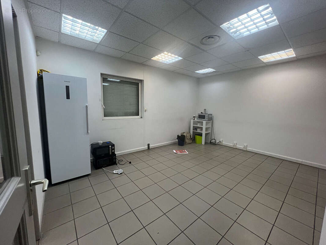 Commerce à PONT-EVEQUE