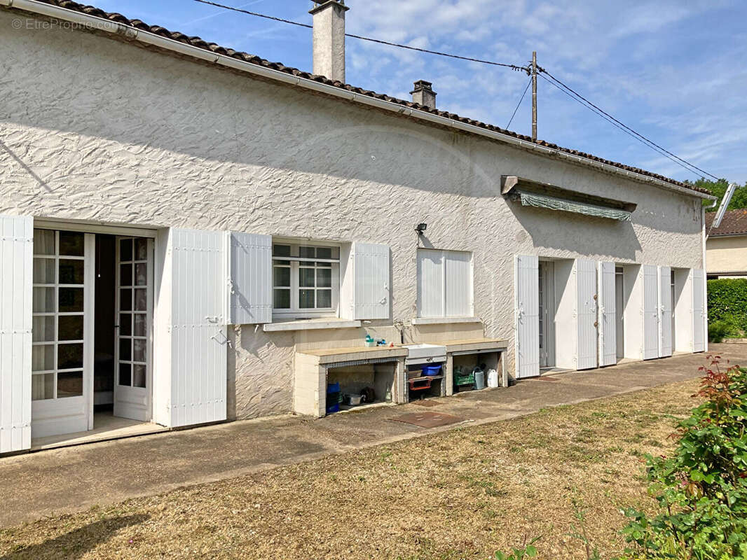 Maison à MONTCARET