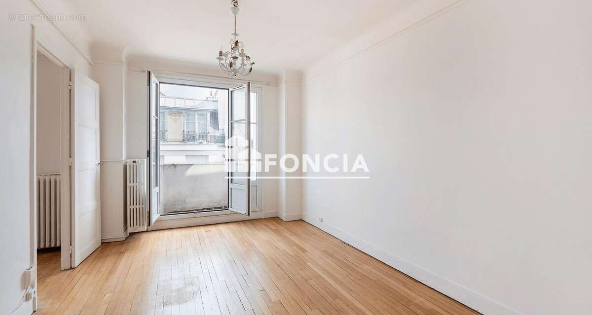 Appartement à PARIS-15E