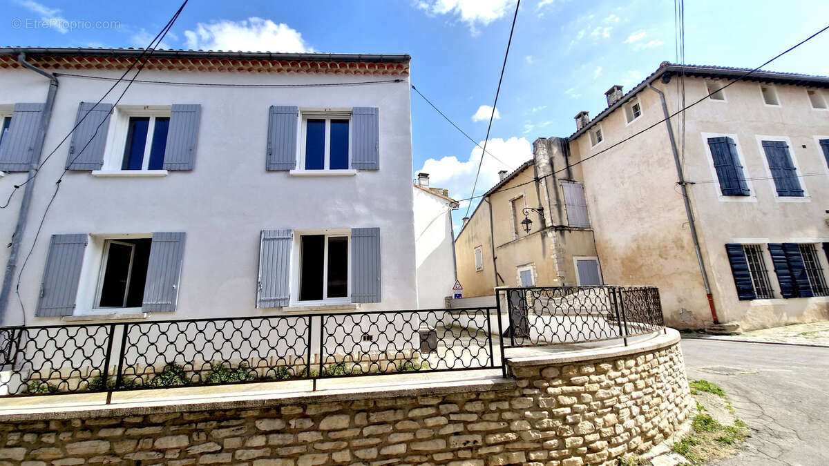Maison à PERNES-LES-FONTAINES