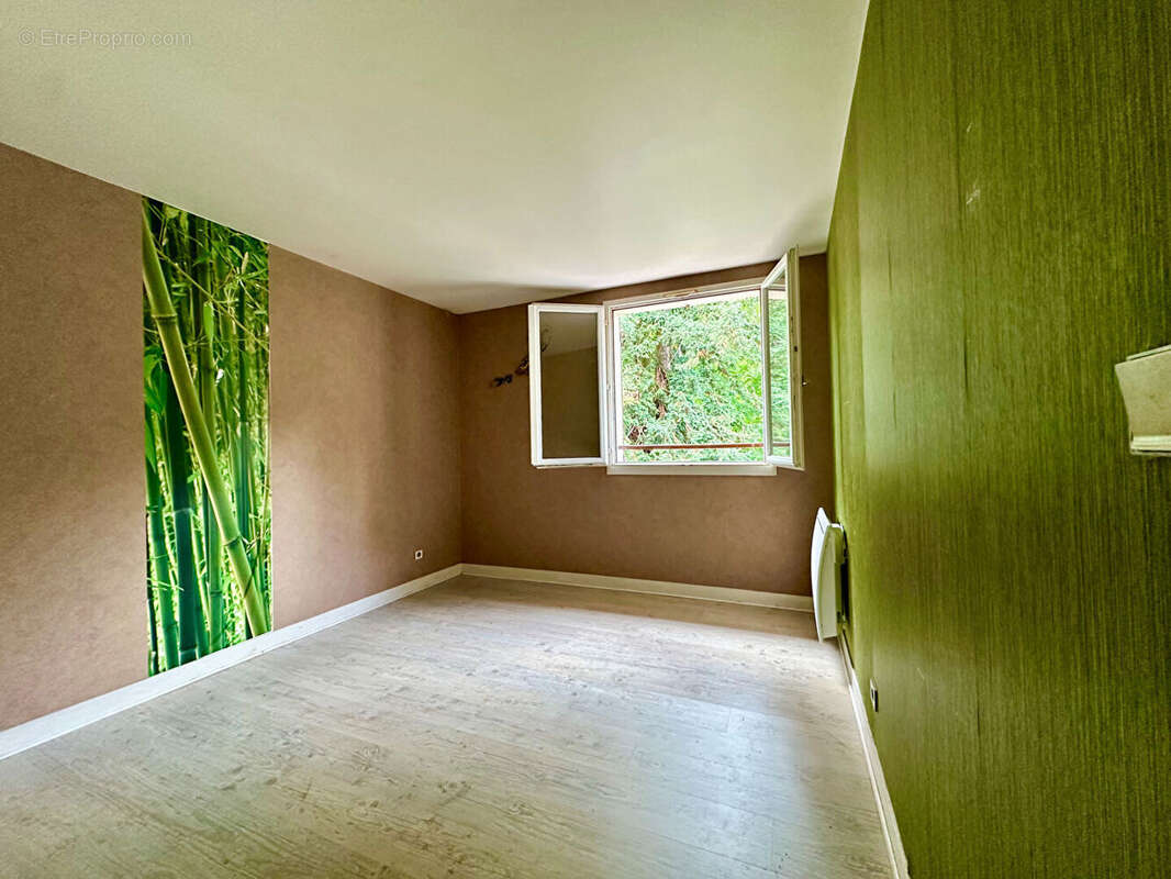 Maison à LE MESNIL-LE-ROI