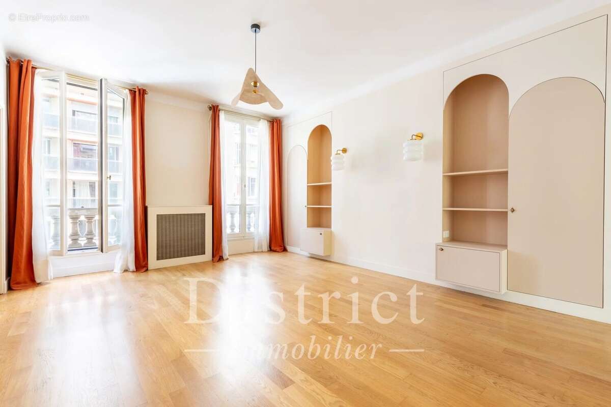 Maison à PARIS-17E