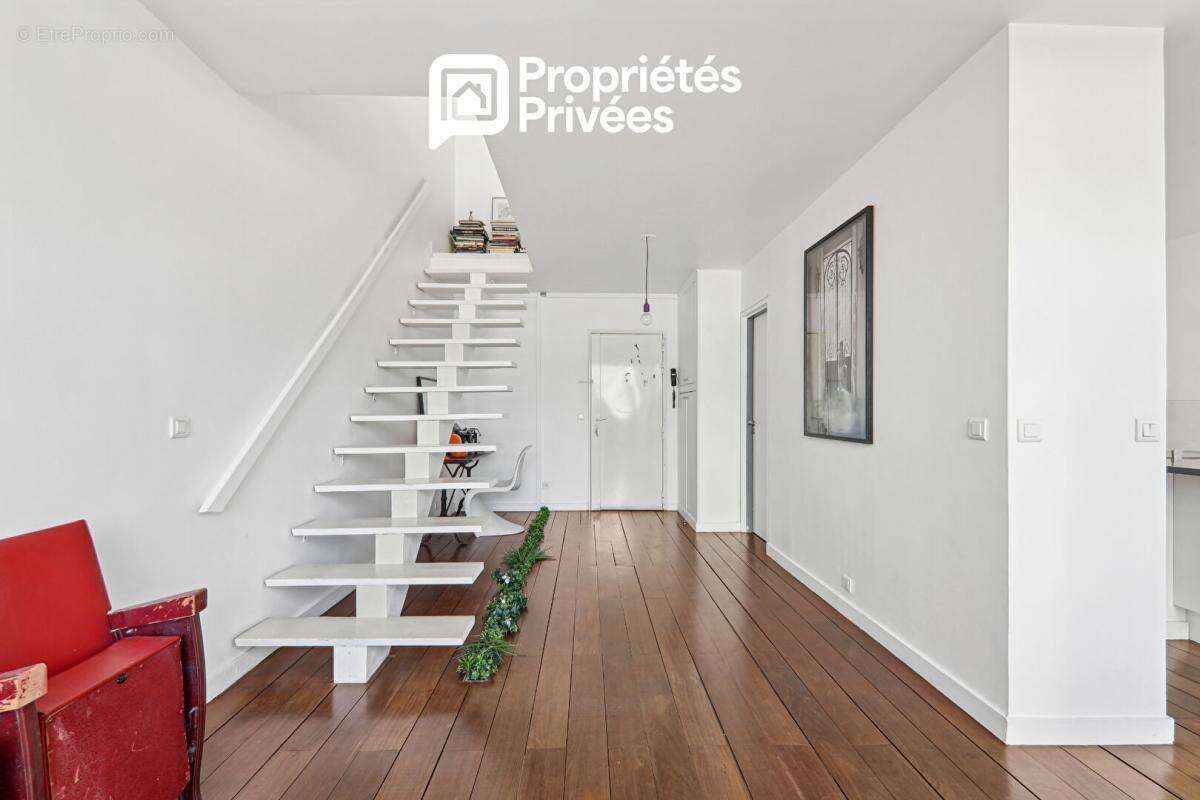 Appartement à COURBEVOIE