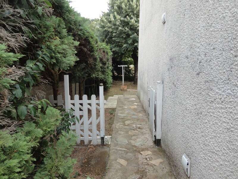 Dpt Tarn (81), à vendre Castres villa P6 de 124 m² sur terrain 358 m² avec terrasse et garage - photo 14