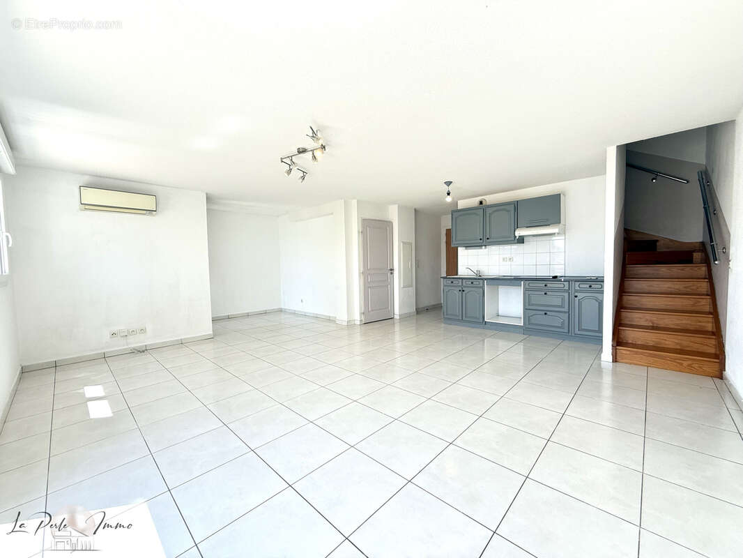 Duplex T3 sur la Marina avec parking - photo 4