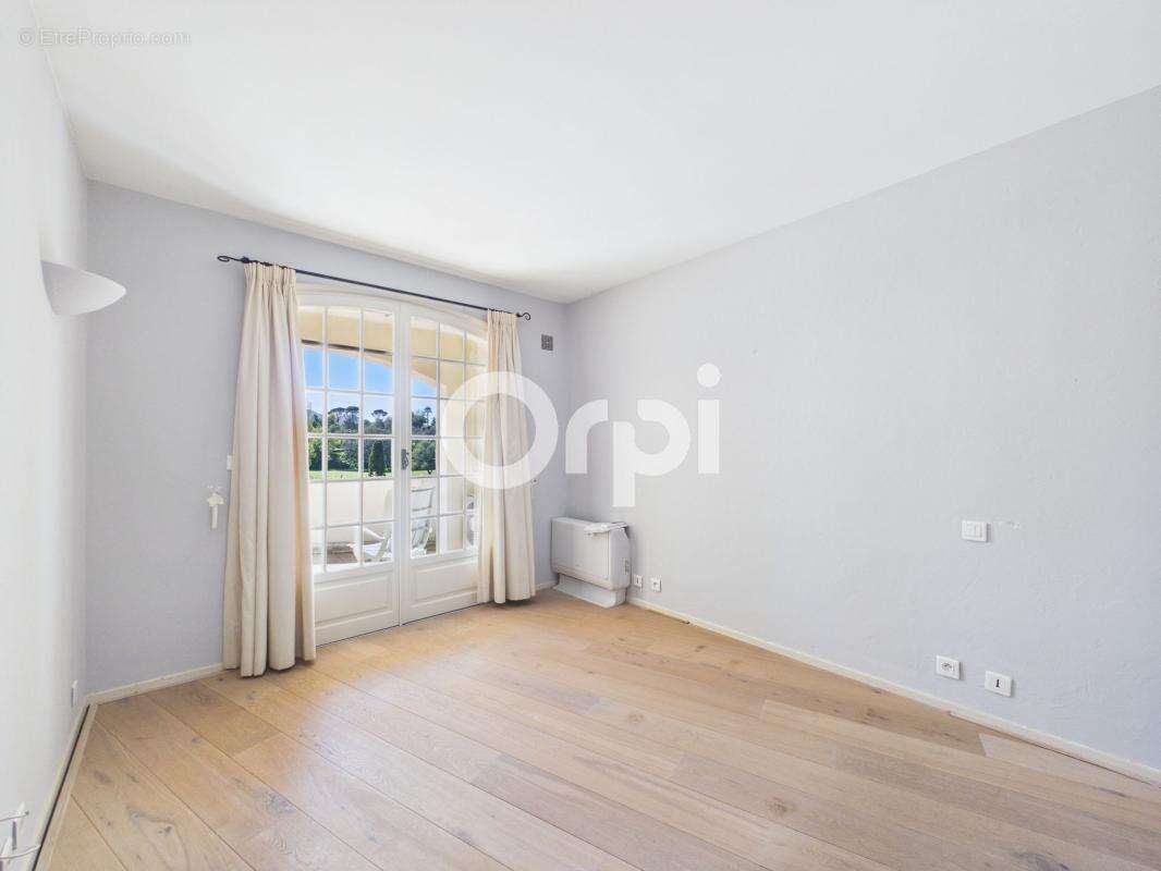 Maison à MANDELIEU-LA-NAPOULE