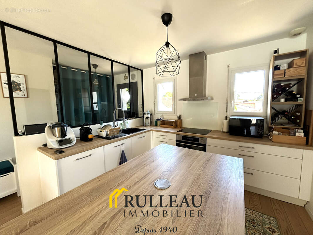 Maison contemporaine de plain-pied avec piscine, double garage et jardin à Saint-André-de-Cubzac - photo 9
