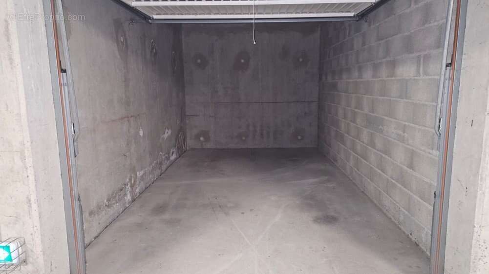 Parking à VETRAZ-MONTHOUX