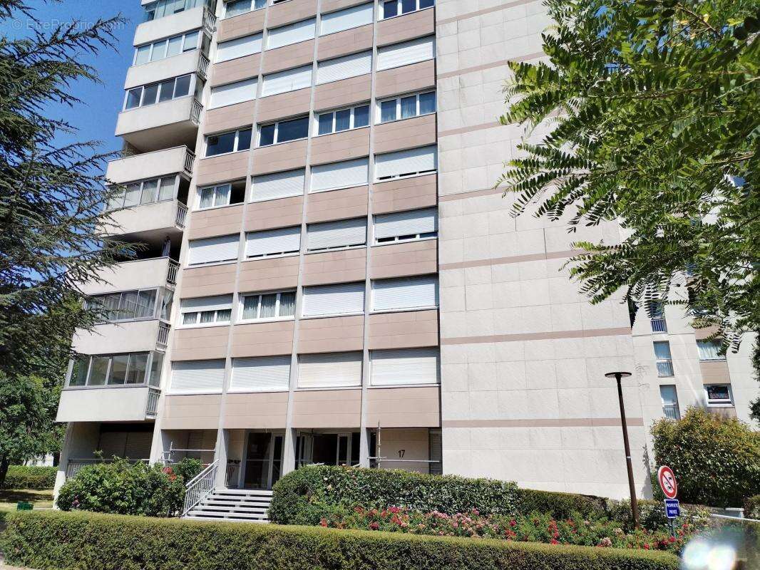Appartement à VELIZY-VILLACOUBLAY