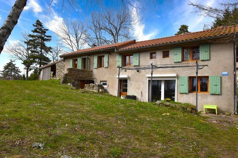 Maison à SAINT-AGREVE