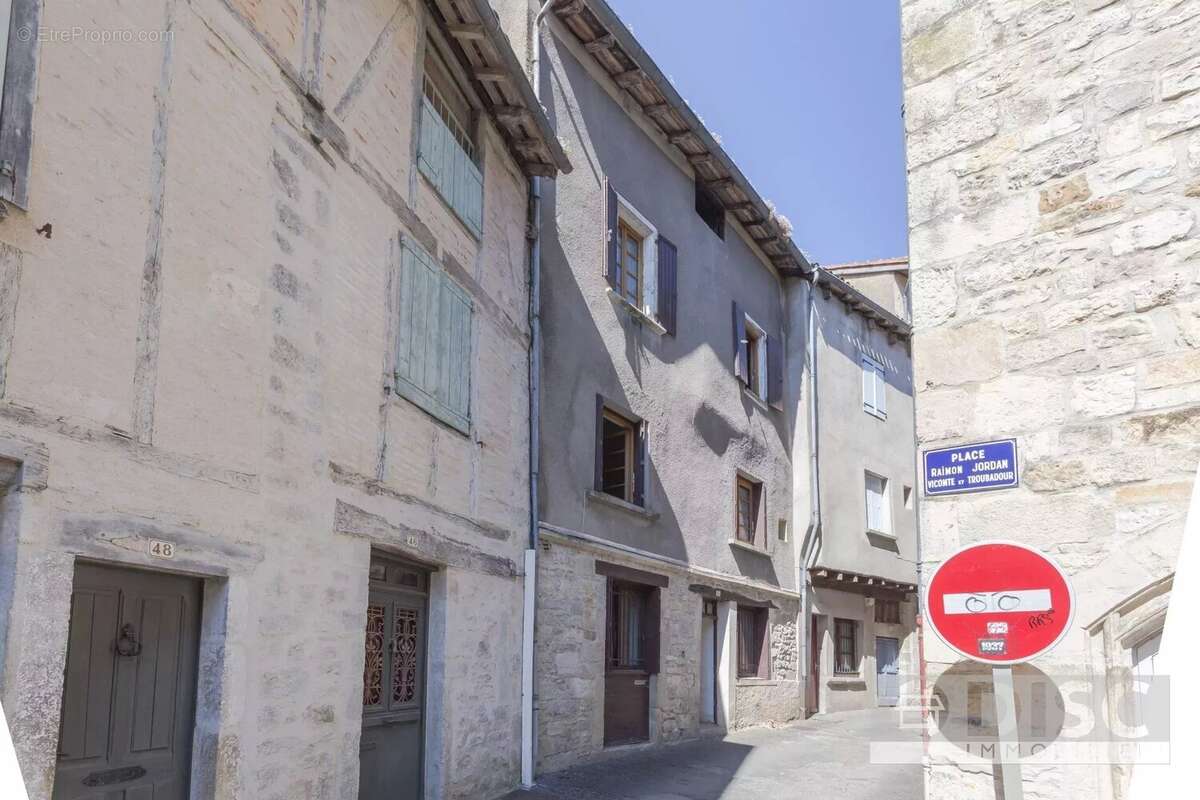 Spacieuse maison de village à rénover. - photo 2