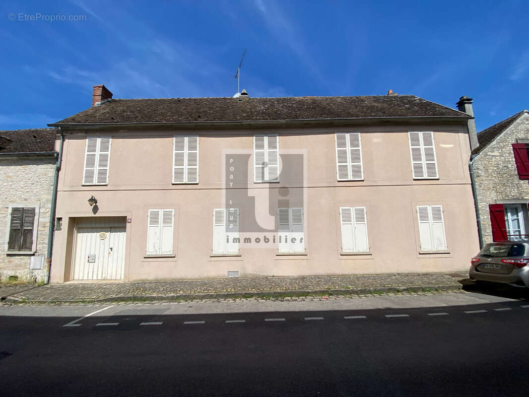 Maison à GREZ-SUR-LOING