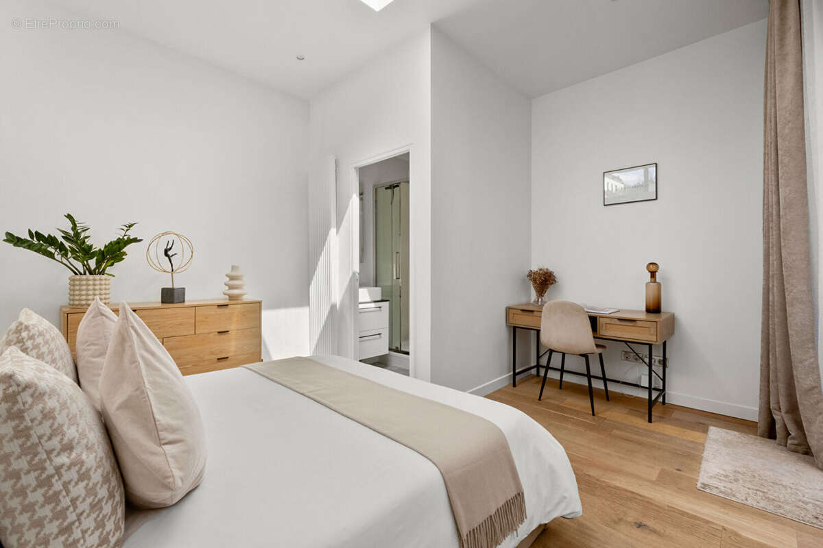 Appartement à SURESNES