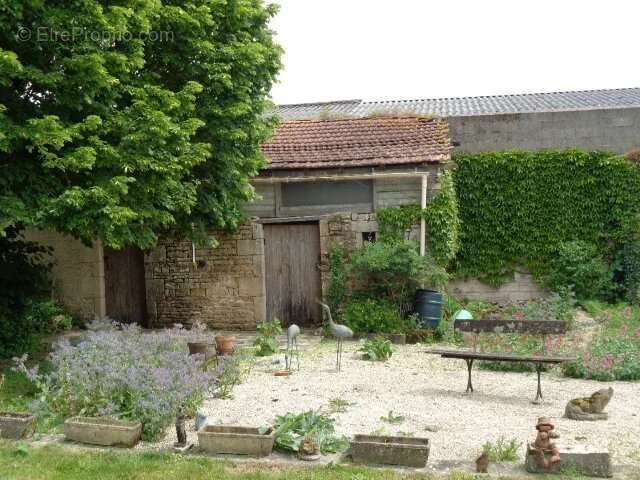 Ferme traditionnelle en pierre et maison d'hôtes sur son propre terrain - photo 13