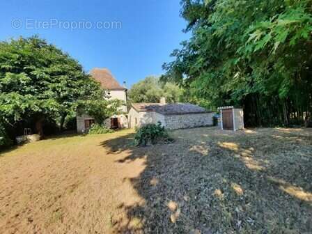 Maison à SAINT-AUBIN-DE-CADELECH
