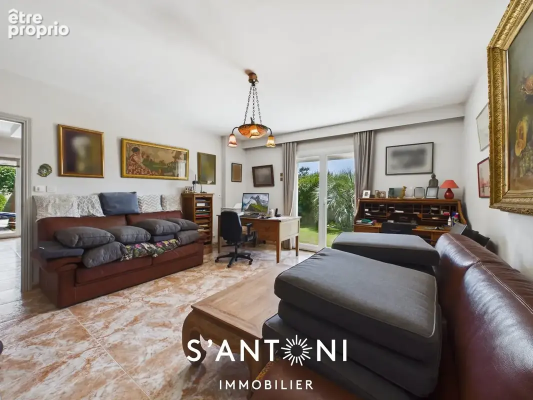 Sauvian  propriété de caractère de plus de 250 m² habitables  terrain de 970 m²  piscine, garage, atelier  dpe a/a - photo 19