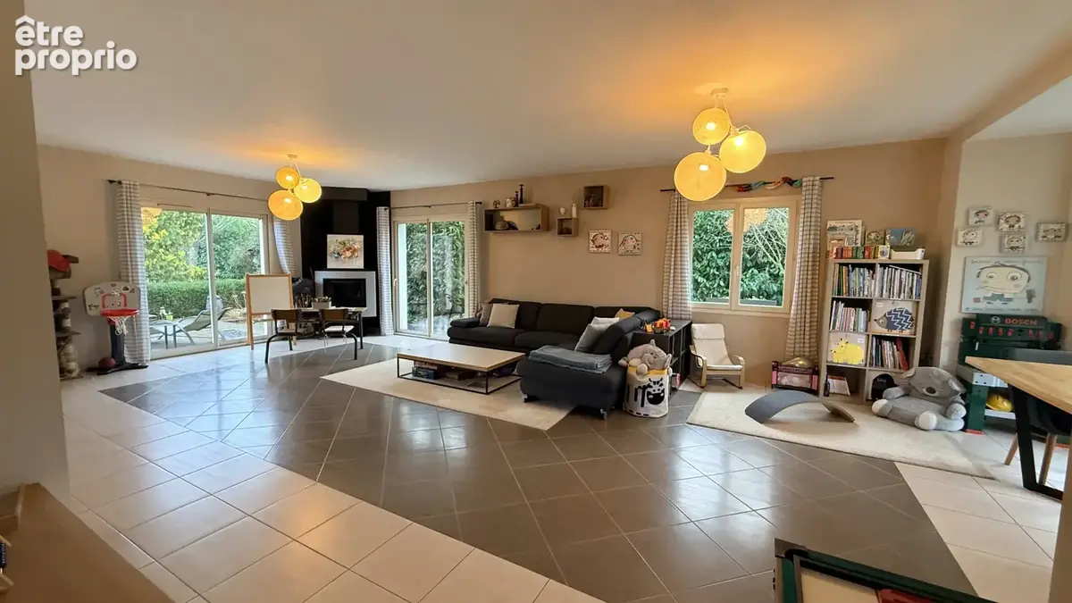 Propriété avec piscine, jardin arboré, garage et studio - photo 6