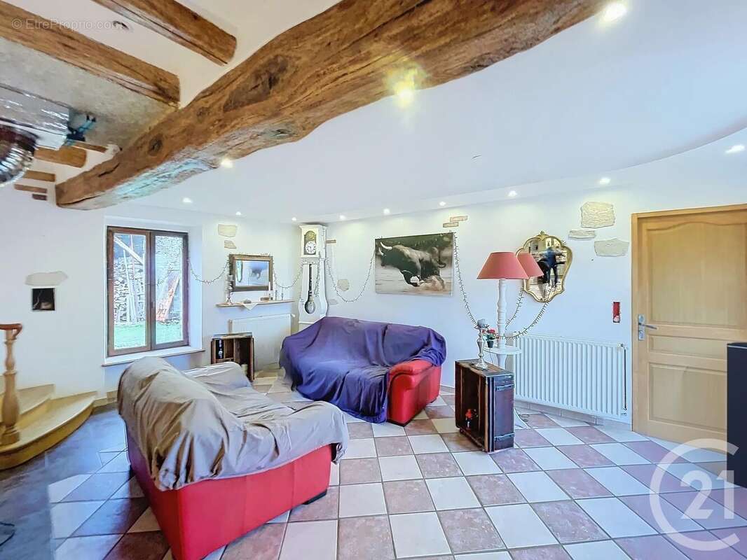 Maison à LES CLERIMOIS